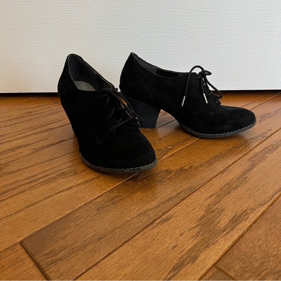 Dr. Scholl’s Cheer Lace Up Booties - Picture 1 of 8